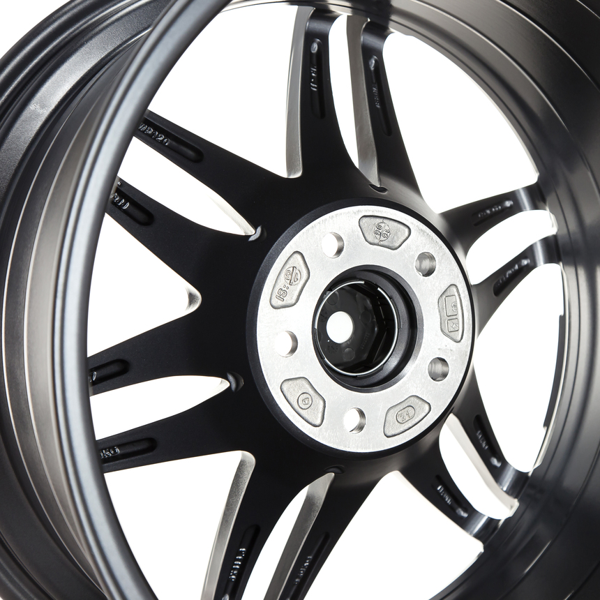 COSMIS MR-II 18x9,5 5x114,3 ET15 Gunmetal