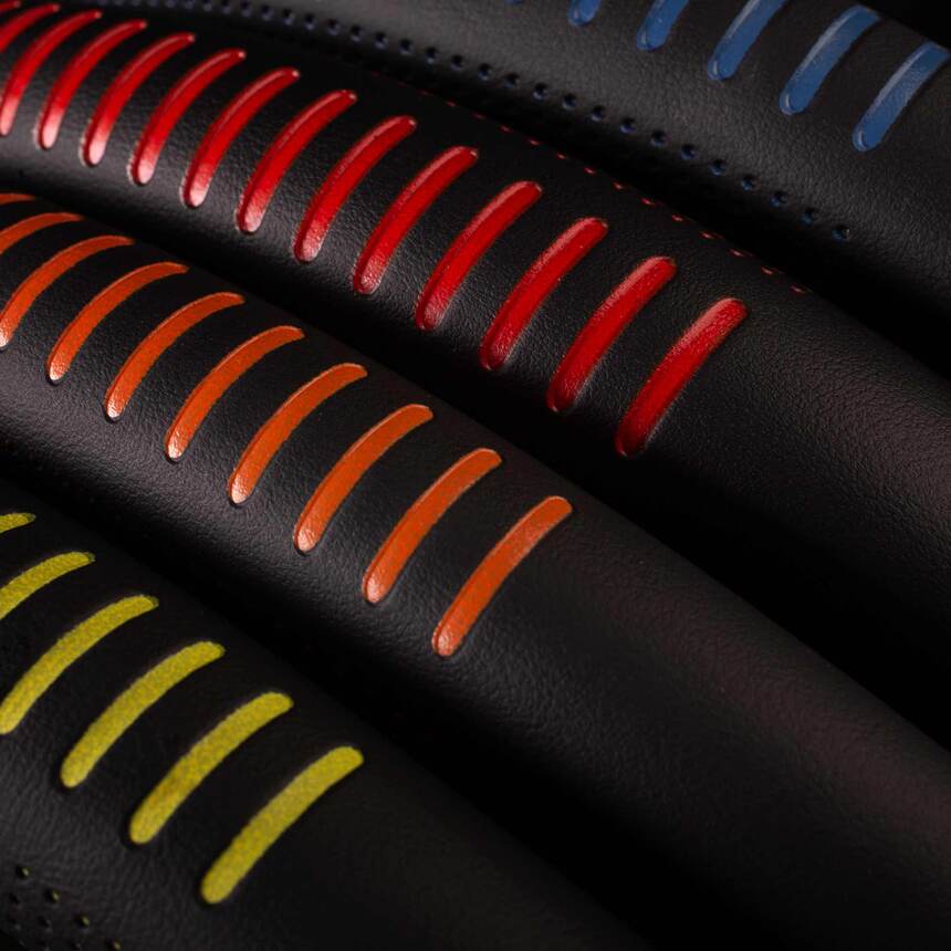 Кожаная оплётка на руль Car Performance с контрастным рисунком CP-2033 BK/ORANGE (M)