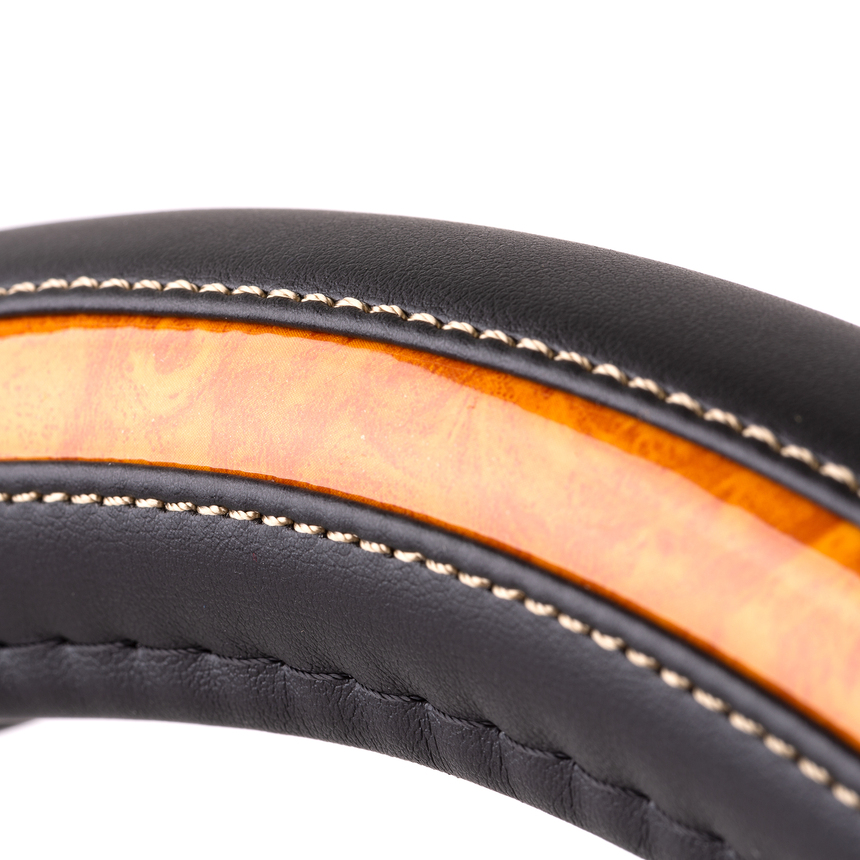 Оплётка руля AUTOPROFI из экокожи AP-1968 BK/BE (M)