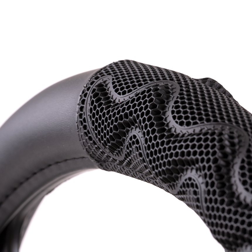 Оплётка руля AUTOPROFI из экокожи AP-1968 BK/BR (M)